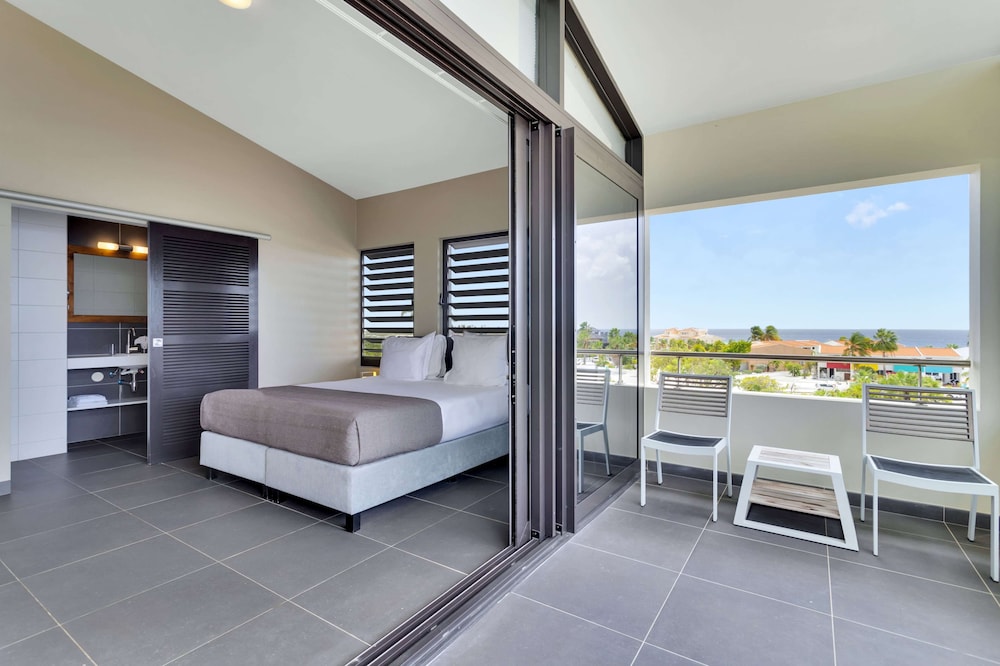 3 King Beds Penthouse- Island View