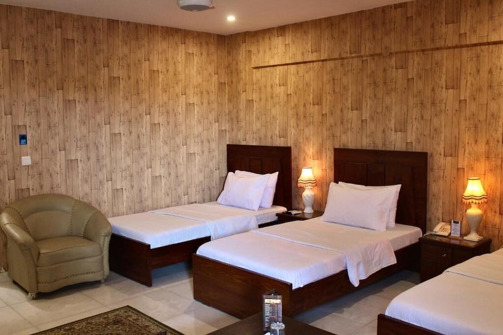 Deluxe Triple Room photo 3