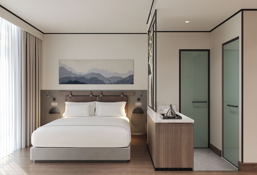 Luxury Room, 1 King Bed, City View