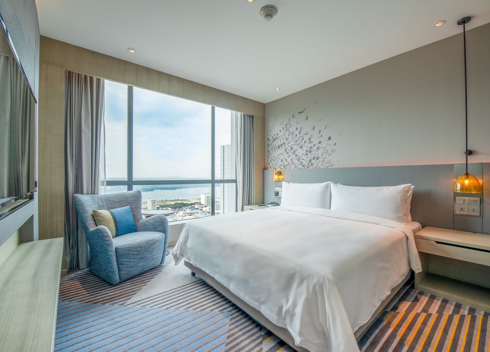 Suite, 1 King Bed with Sofa bed (Top Floor)