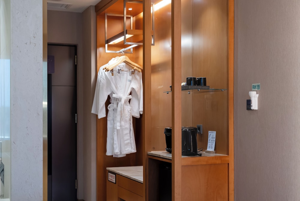 Park Standard Twin Room - Photo 4