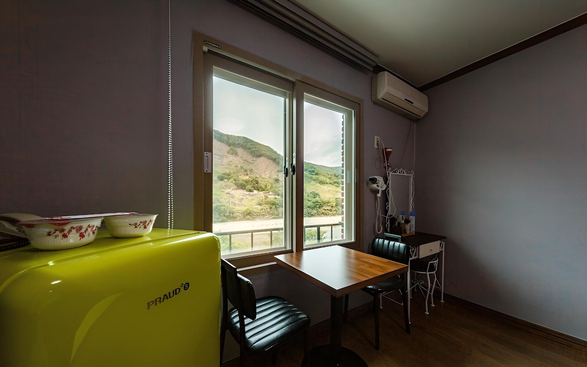 Room (Bedroom (Seomjingang River View 65-in) photo 3