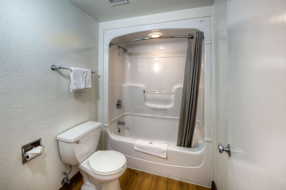 Deluxe Room, 2 Double Beds, Non Smoking, Refrigerator & Microwave
