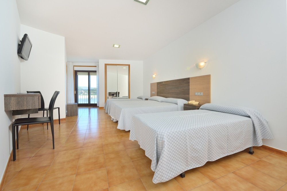 G - Habitación Familiar (2 adultos y 2 niños hasta 16 años) - Photo 5