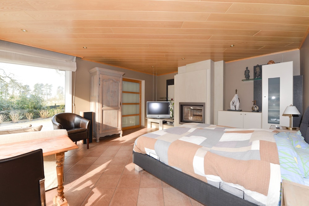 Family Room, Bathtub (La Gite) photo 1