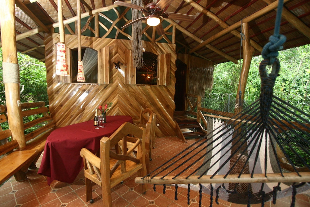 5 Bed Bungalow (1 Queen & 4 Single Beds) photo 2