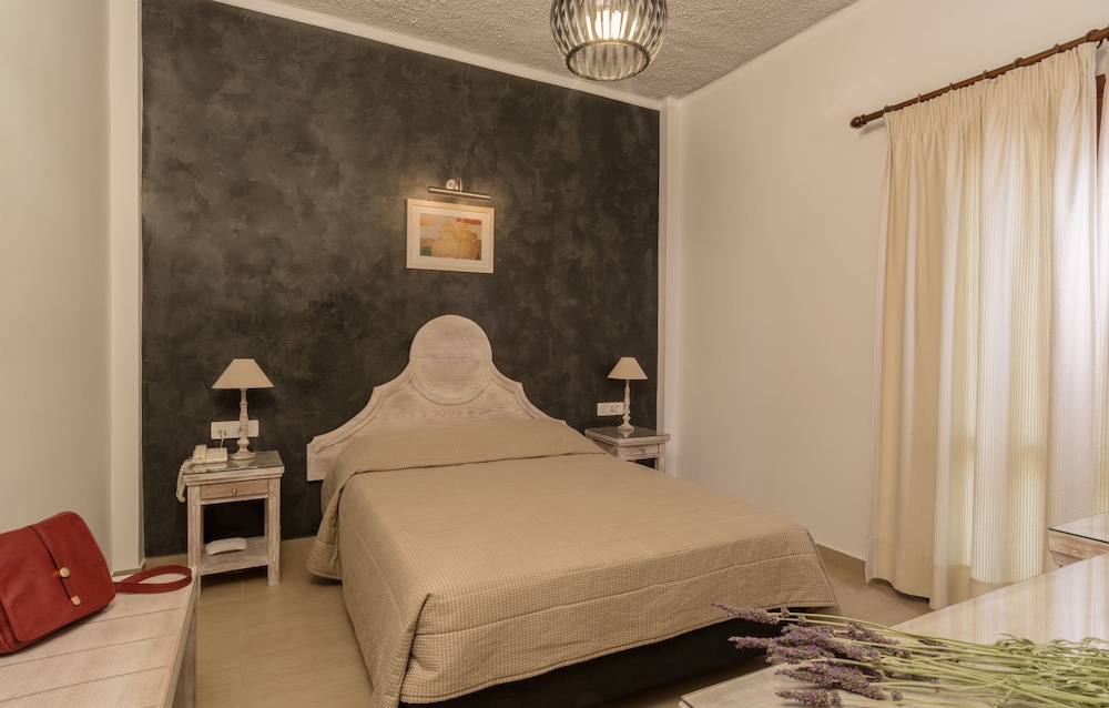 Standard Room - Photo 1