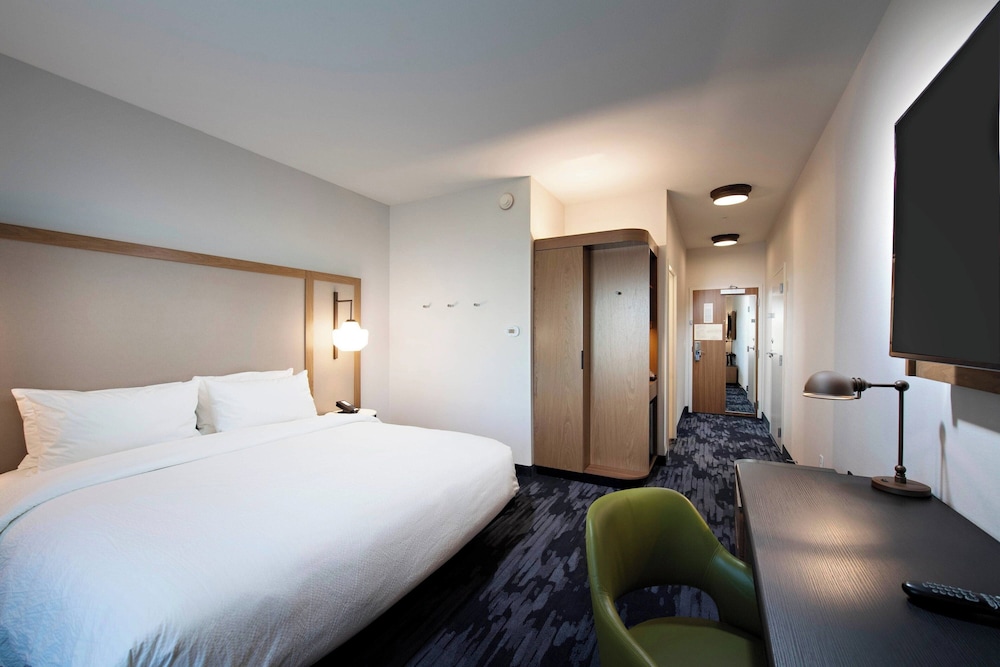 Room, 1 King Bed (Hearing Accessible) - Photo 1