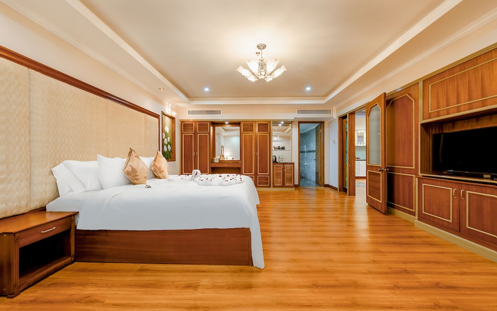 Grand Suite, 1 King Bed, Non Smoking