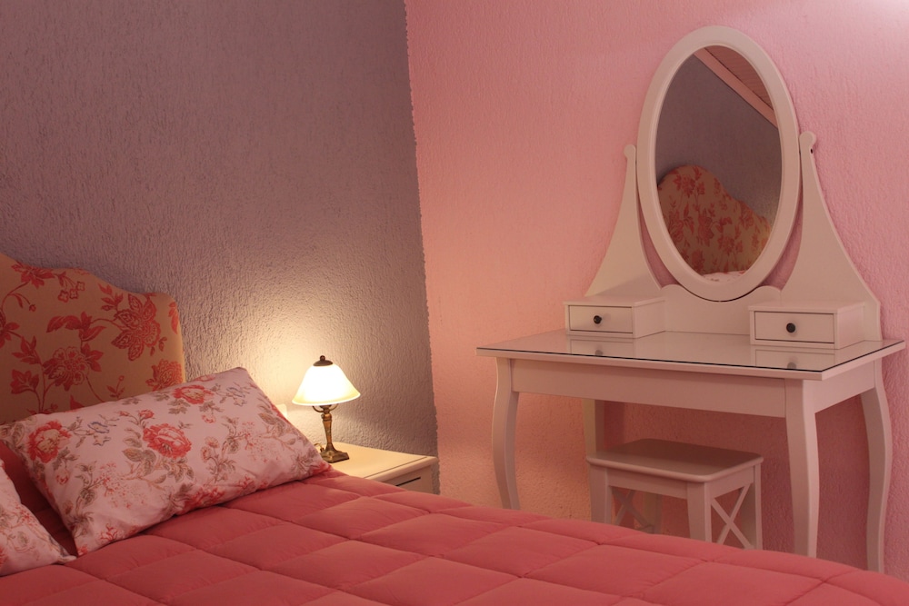 Traditional Quadruple Room, Mountain View photo 2