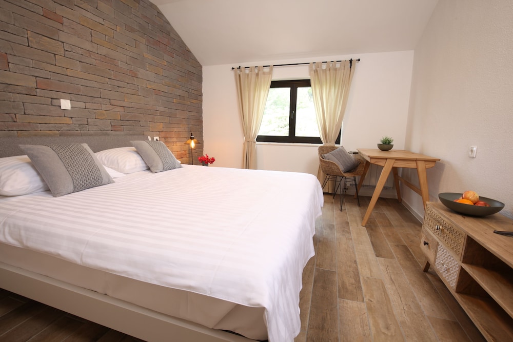 Superior Double Room - Photo 1