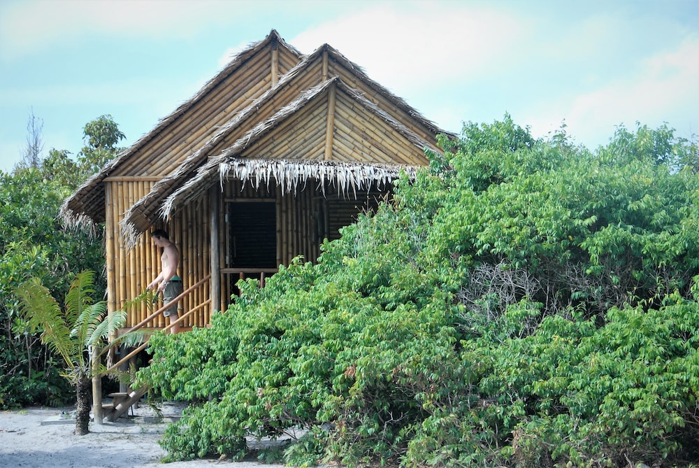 Bamboo Double with Balcony photo 3
