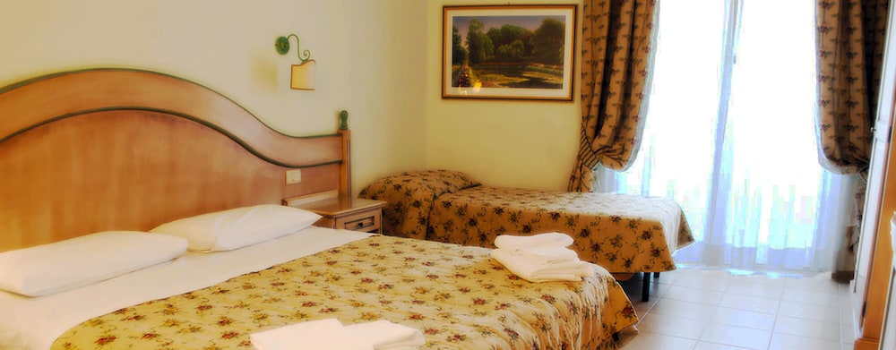 Classic Double or Twin Room photo 2