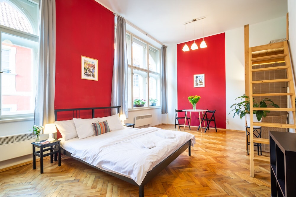 Family Studio, 1 Queen Bed with Sofa bed, Kitchenette, Courtyard View