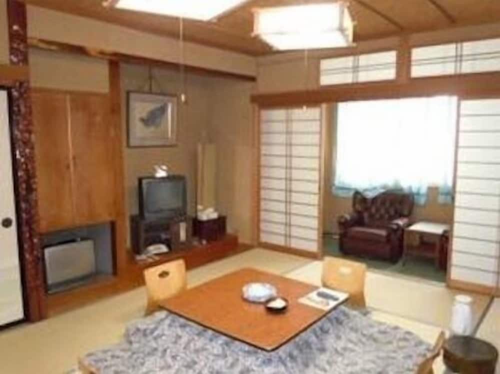 Japanese Style Room with Shared Bathroom photo 1