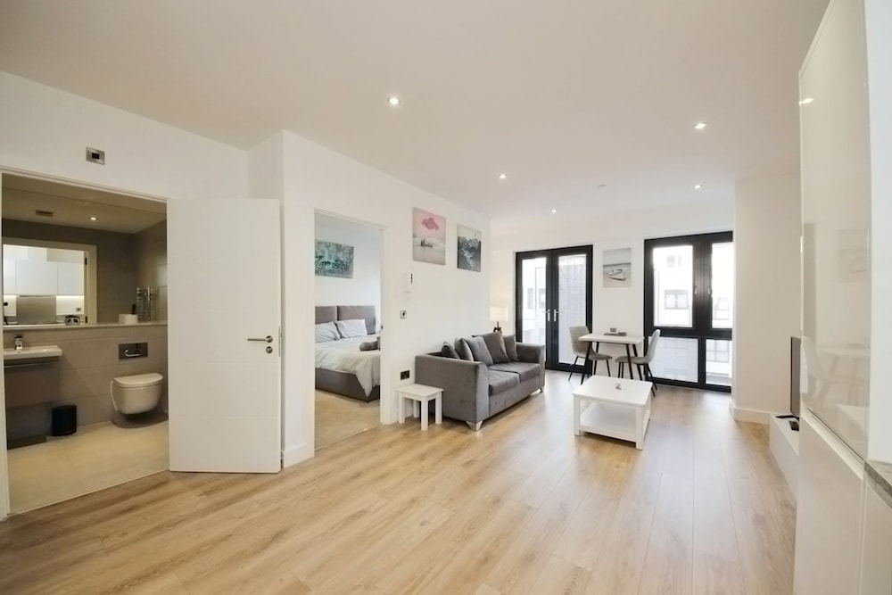 Apartment photo 1