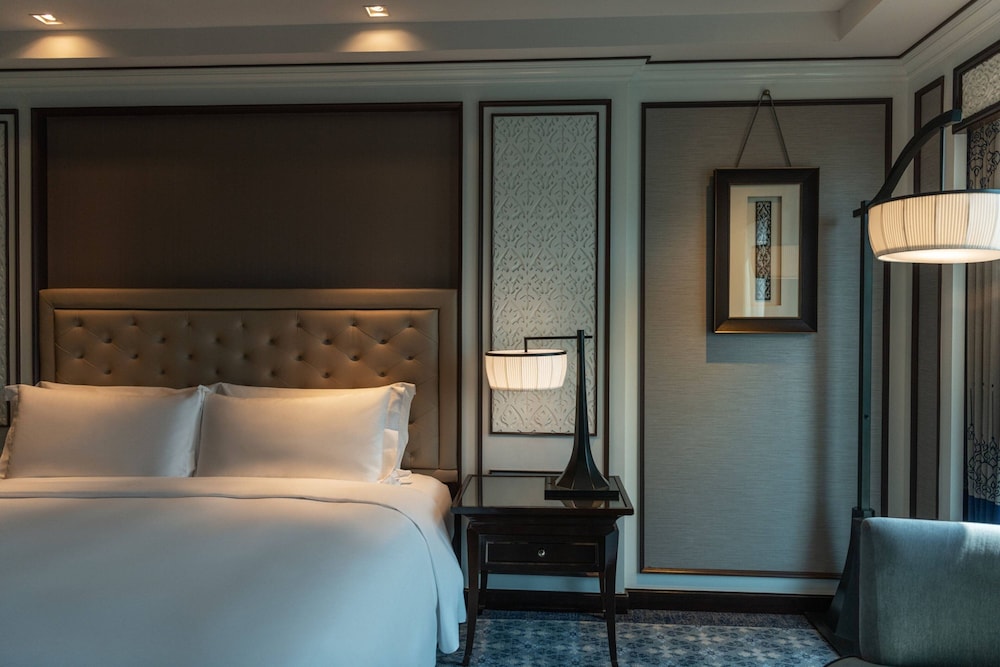 Royal Room, 1 Double Bed thumbnail 6