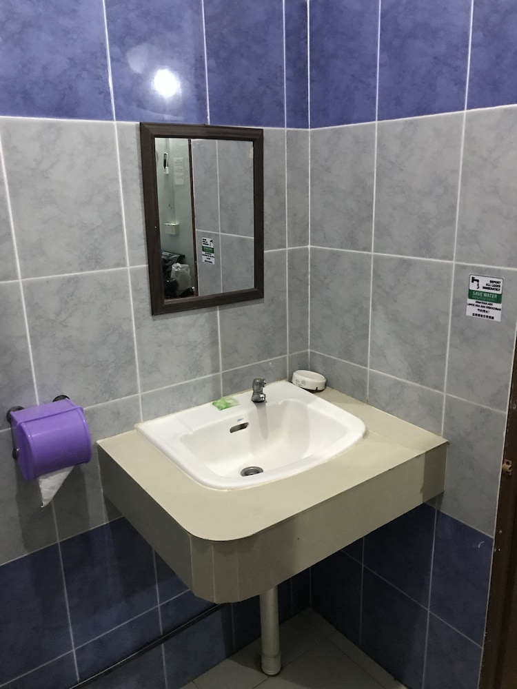 Standard Triple Room, 3 Twin Beds photo 3