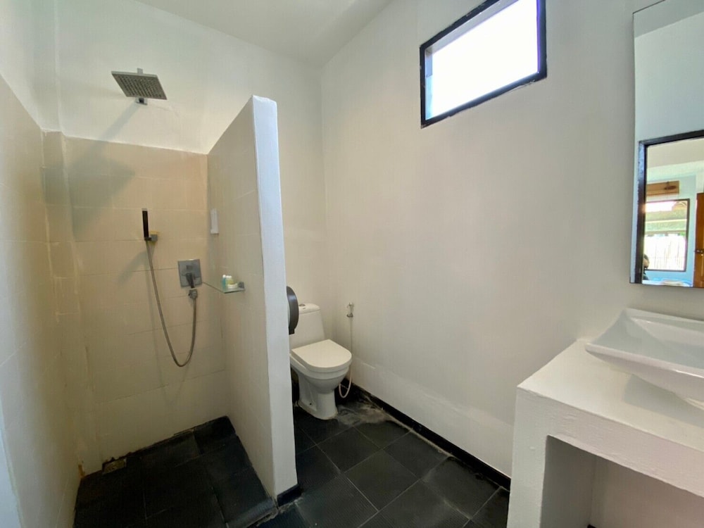 Standard Twin Room - Photo 2