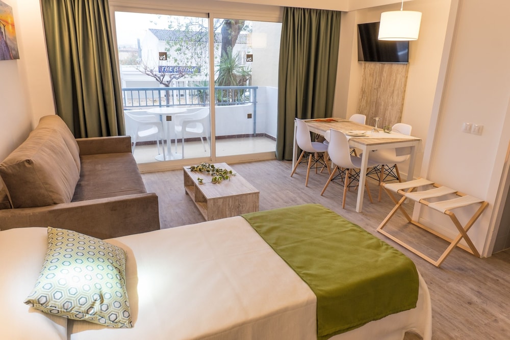 Studio, Balcony (3 Adults)