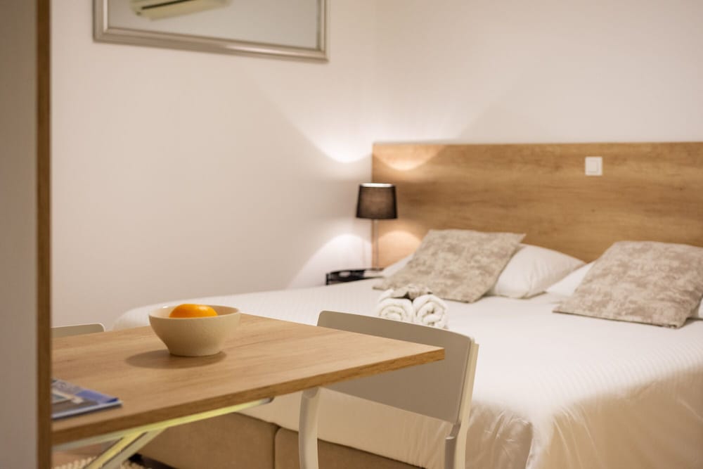 Room, 1 Bedroom, Balcony, Garden View