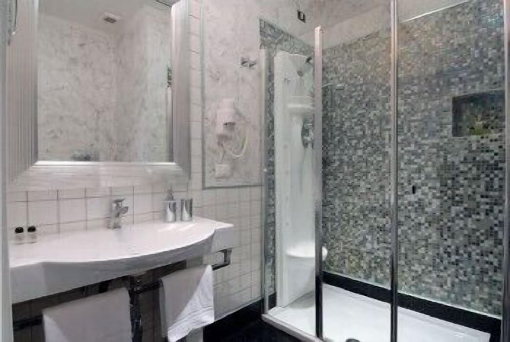 Superior Triple Room photo 2