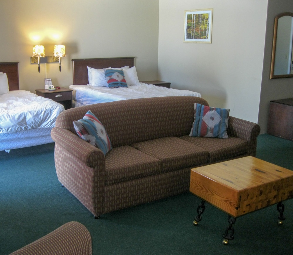 Spruce, Family Suite, Multiple Beds, Balcony (S) photo 1