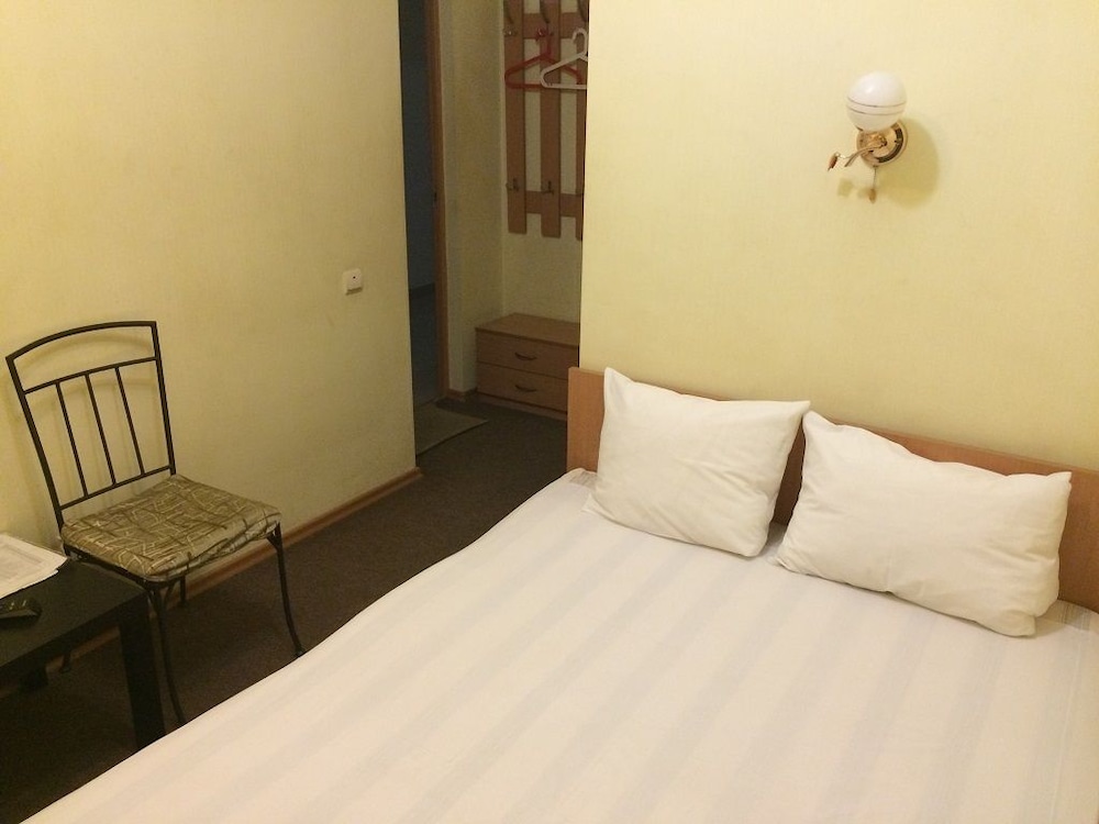 Economy Room photo 3