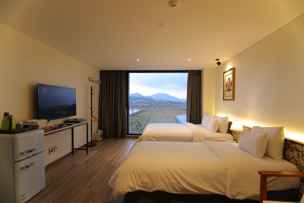 Standard Twin Room - Photo 14