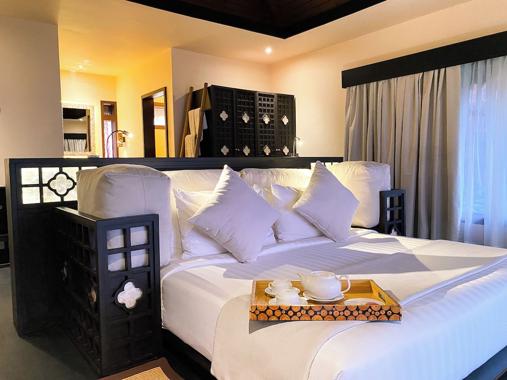 Premium bay view cauayan pool villa (Free Breakfast & Free Roundtrip Airport Transfer) photo 3