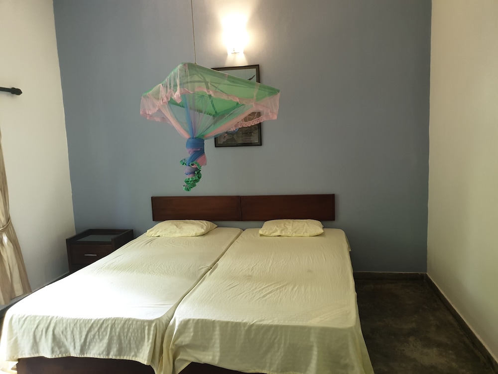 Economy Double Room photo 1