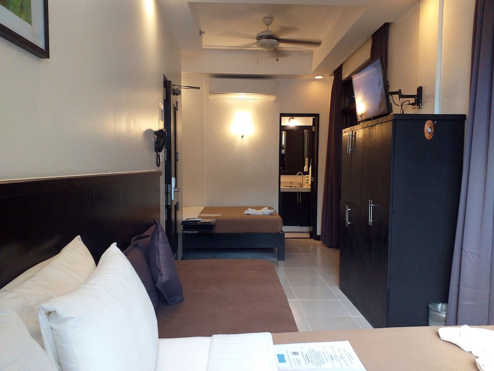 Superior Room, 2 Double Beds photo 3