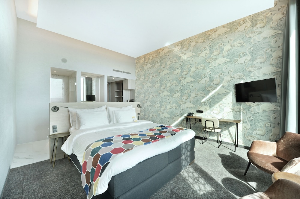 Executive Double Room, 1 King Bed, Hot Tub, City View photo 1