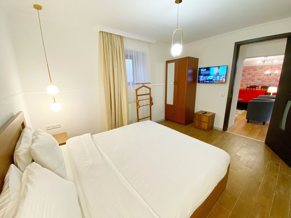 Deluxe Suite photo 2