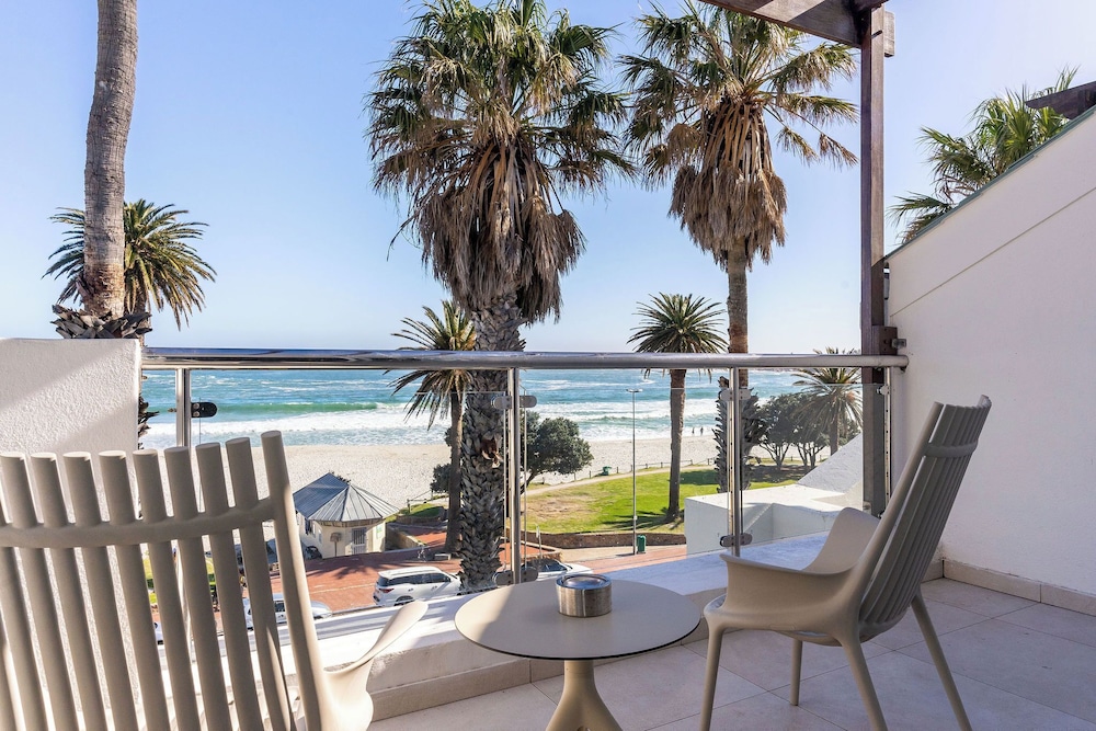 Sea View Suite - Photo 9