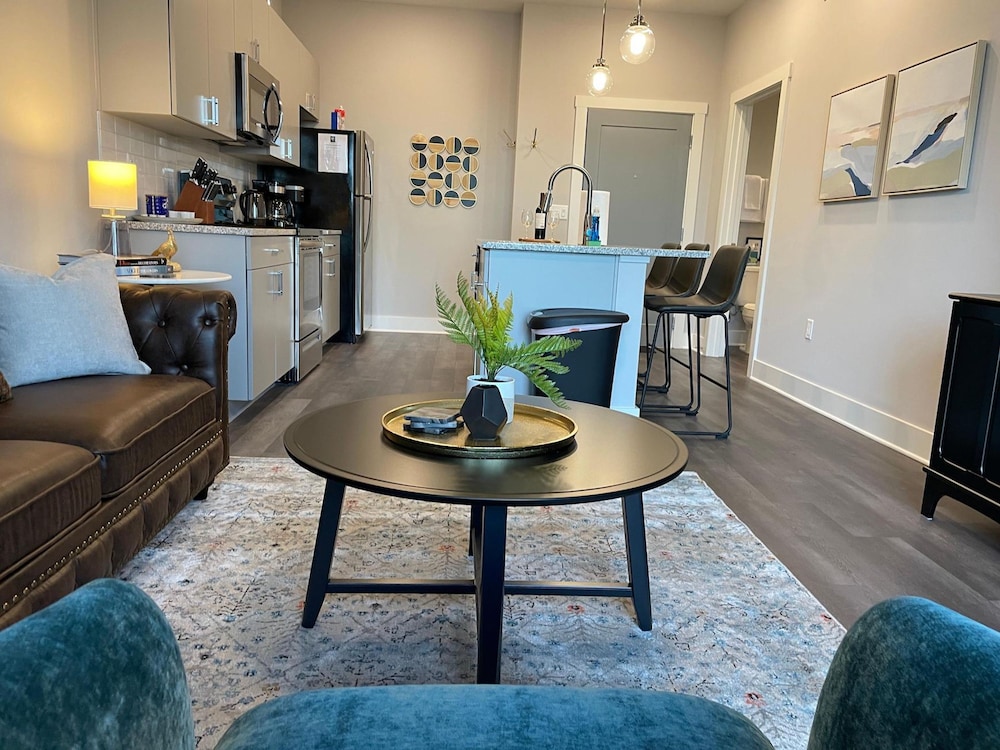 Lux King 1BR Near OSU Parking Balcony Gym, Bild 7
