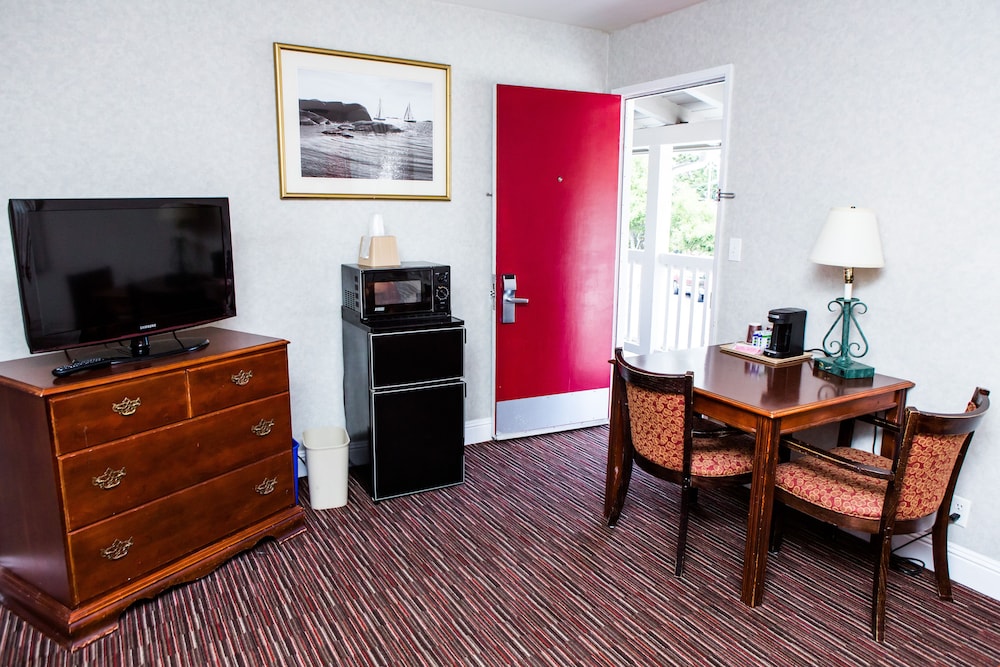 Suite, 2 Bedrooms - Photo 17