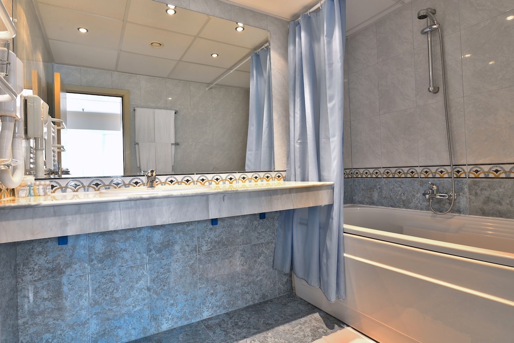 Deluxe Double or Twin Room with Resort View - Wellness package - Photo 8