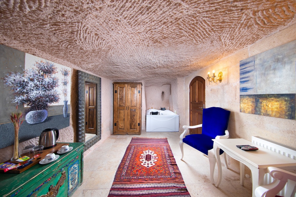 Junior Cave Room With Jakuzzi - Photo 10