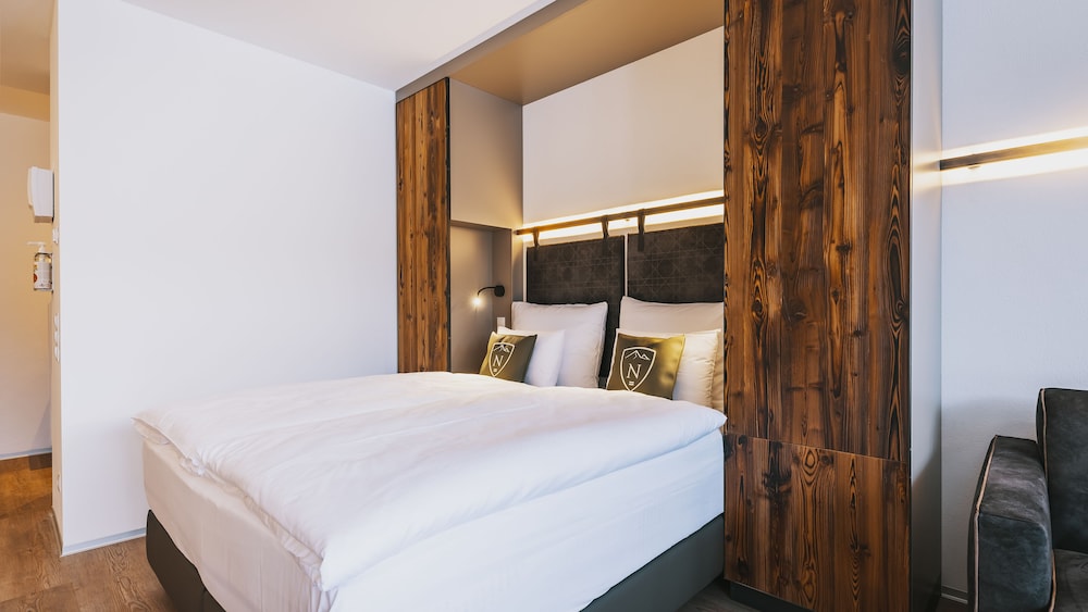 1-Bedroom Suite with Sauna