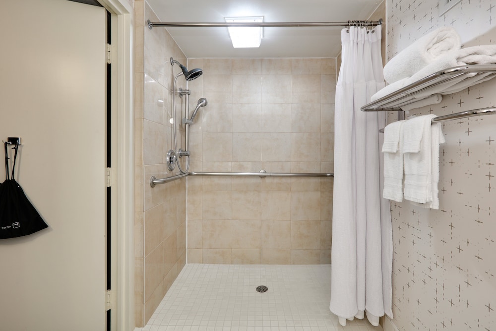 Premium Room, City View - Photo 5