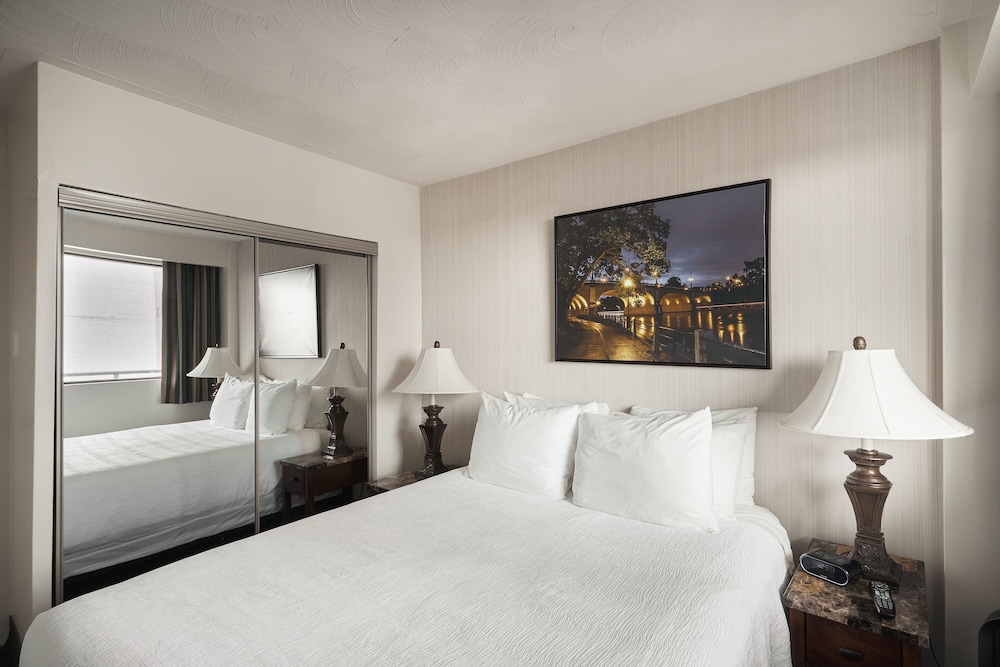 Economy Suite, 1 Queen Bed - Photo 1