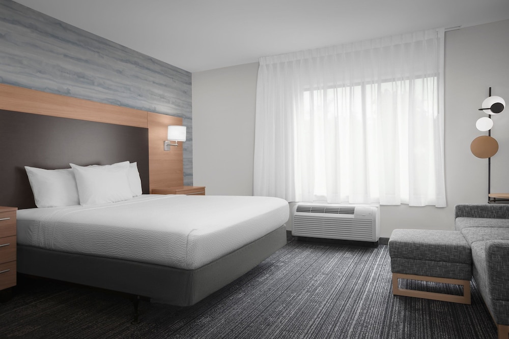 Studio, 1 King Bed (Hearing Accessible)