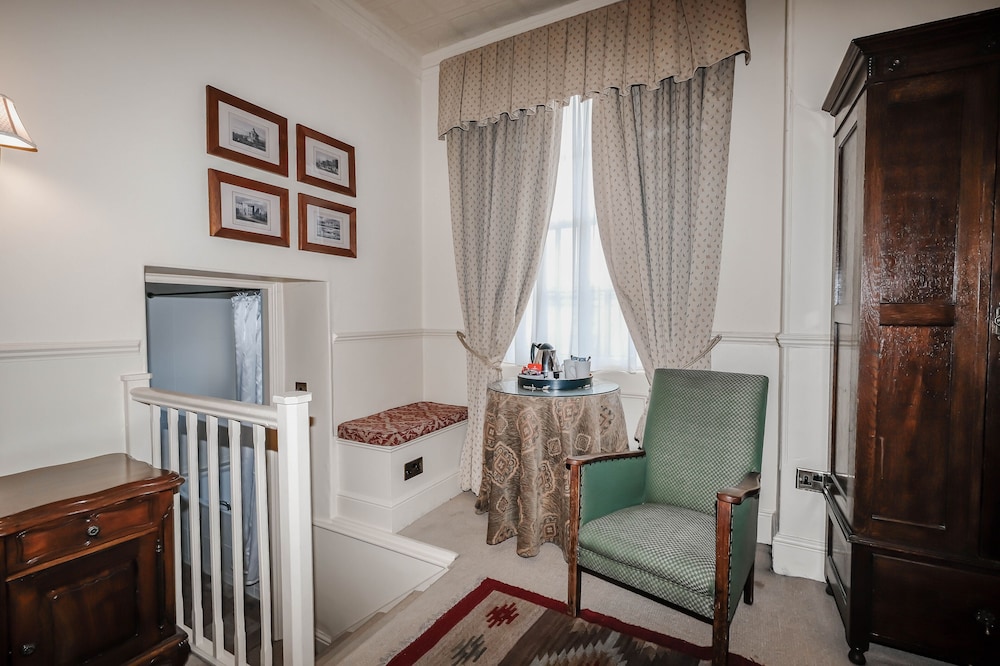 Standard Room, 1 Queen Bed, Non Smoking (Canopy Bed) - Photo 8