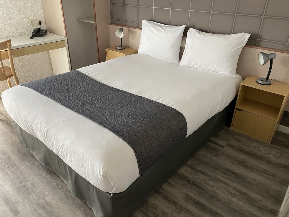 Standard Double Room - Photo 2