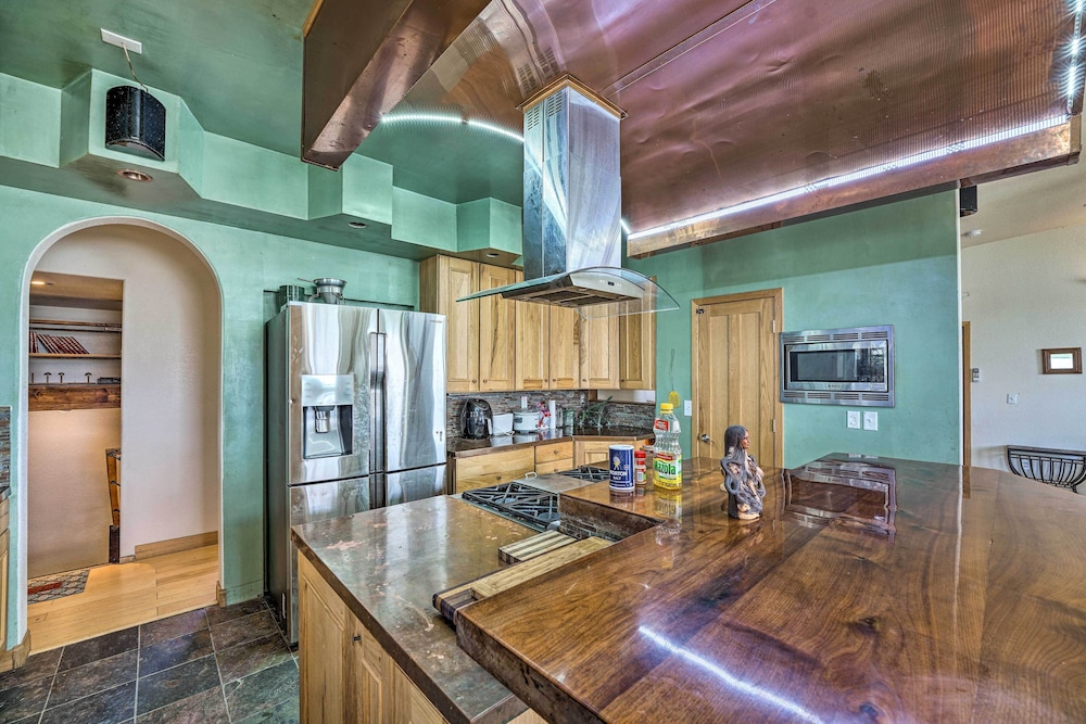 House (4 Bedrooms) photo 2