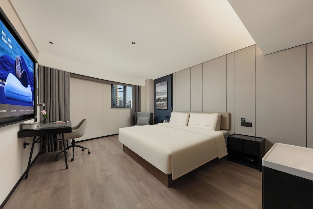 Luxury Single Room, City View