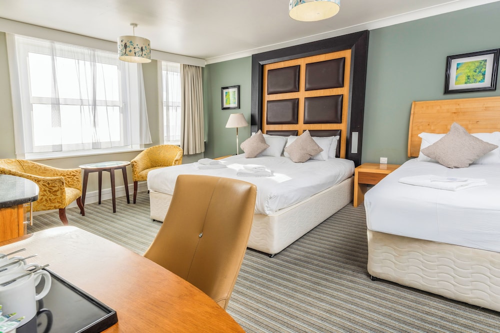 Double and Single room photo 1