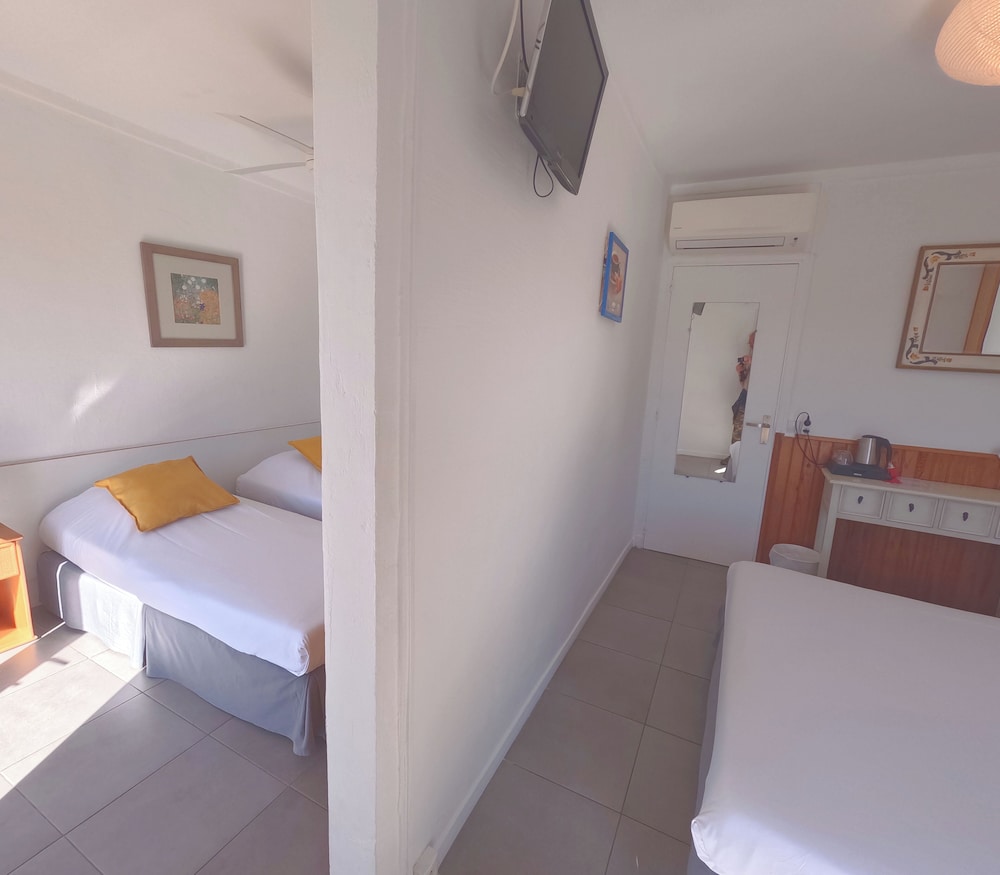 Comfort Quadruple Room, Sea View photo 3