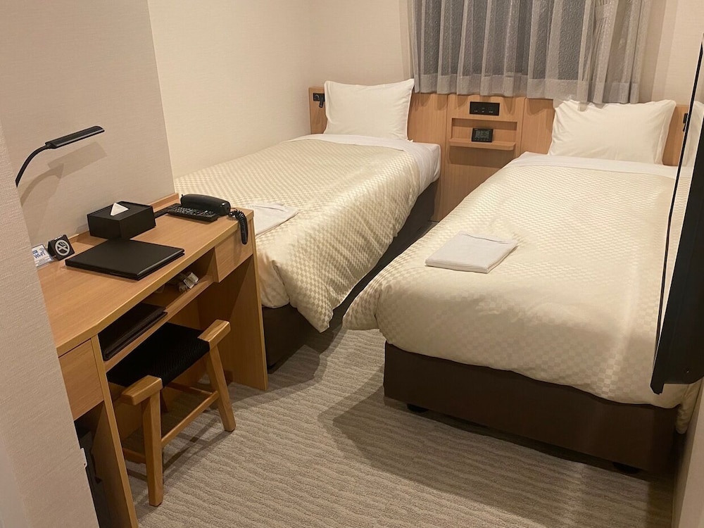 Basic Twin Room, Non Smoking photo 1